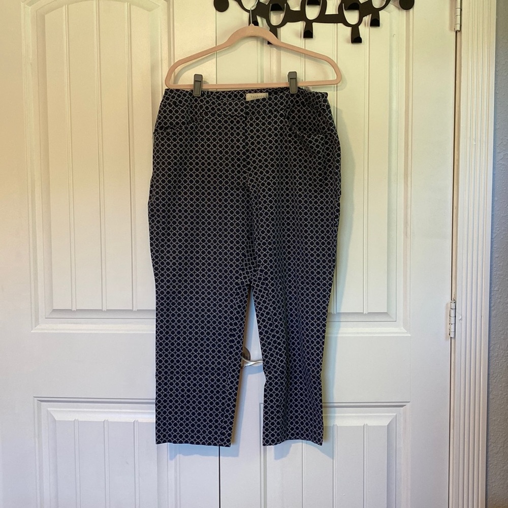 Talbots Chain Or Lattice Pattern Cropped Ankle Pa… - image 1